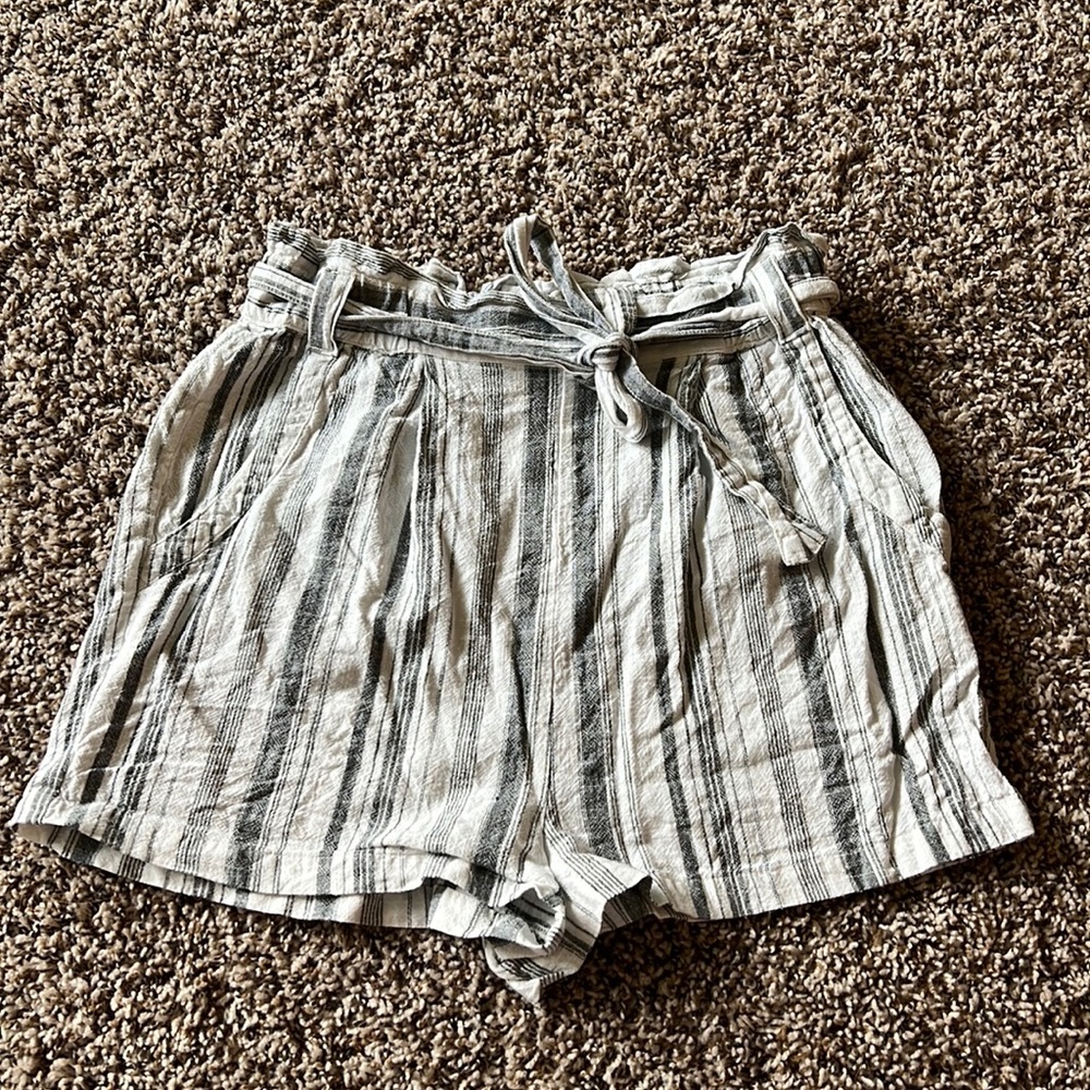 Forever 21 grey and white striped paperbag shorts size S